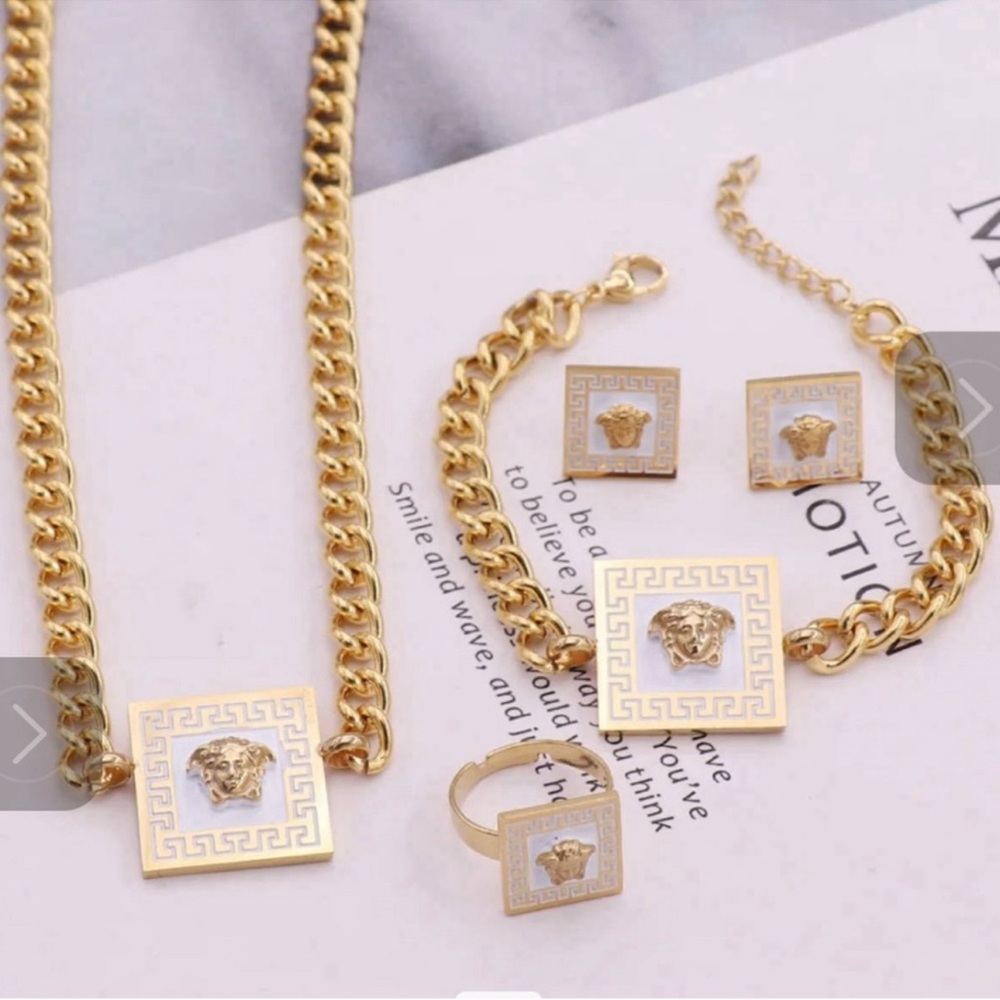 Beautiful stainless steel jewelry set